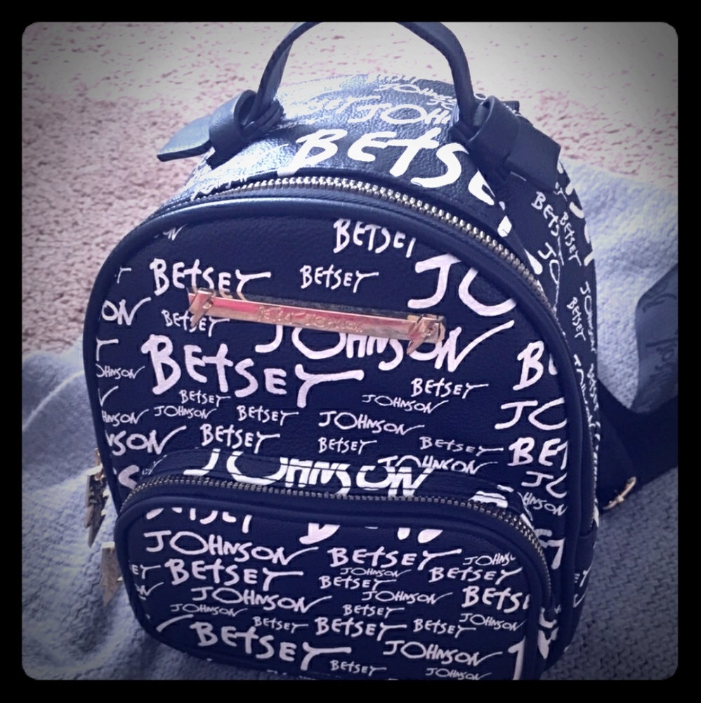 SOLD ⚡Betsey mini logo backpack⚡